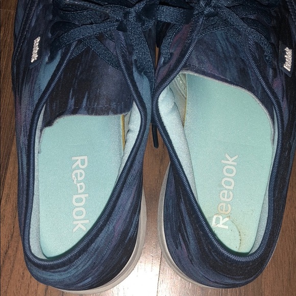 Brand new women’s Reebok shades of blue sneakers - Picture 5 of 8